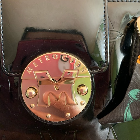 Authentic Metro City Handbag - Picture 8 of 8